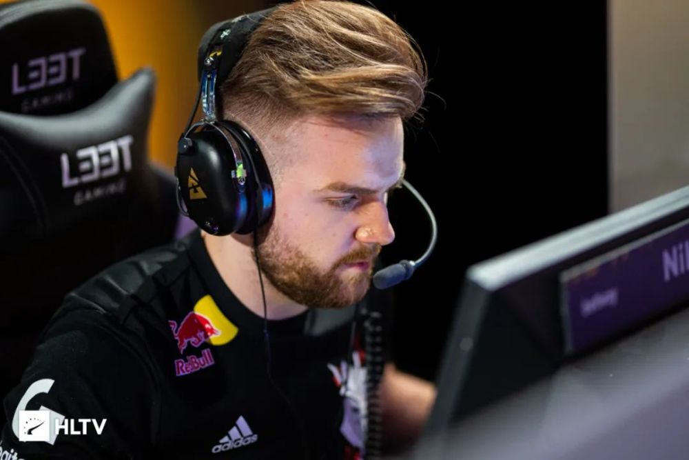 弱侧二次创 弱侧二次创